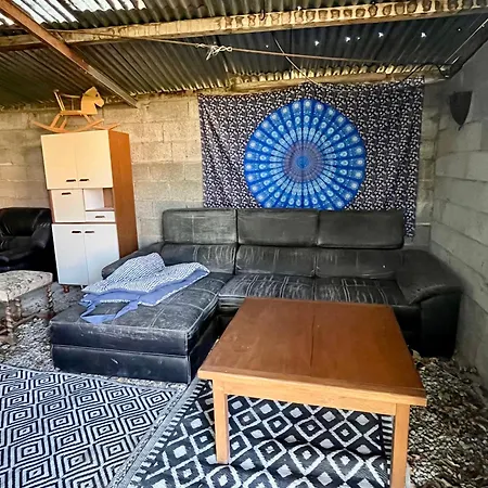 Les Poules Heureuses