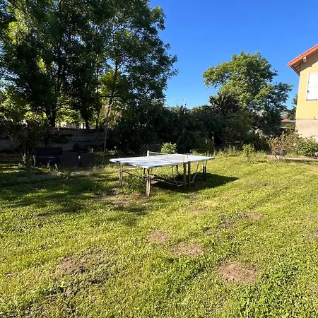 Les Poules Heureuses Nocleg ze śniadaniem 3*